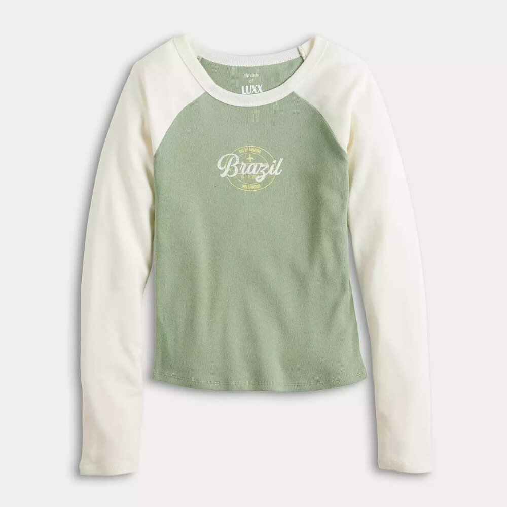 Juniors' Threads of Luxx Brazil Long Sleeve Tee Size Medium